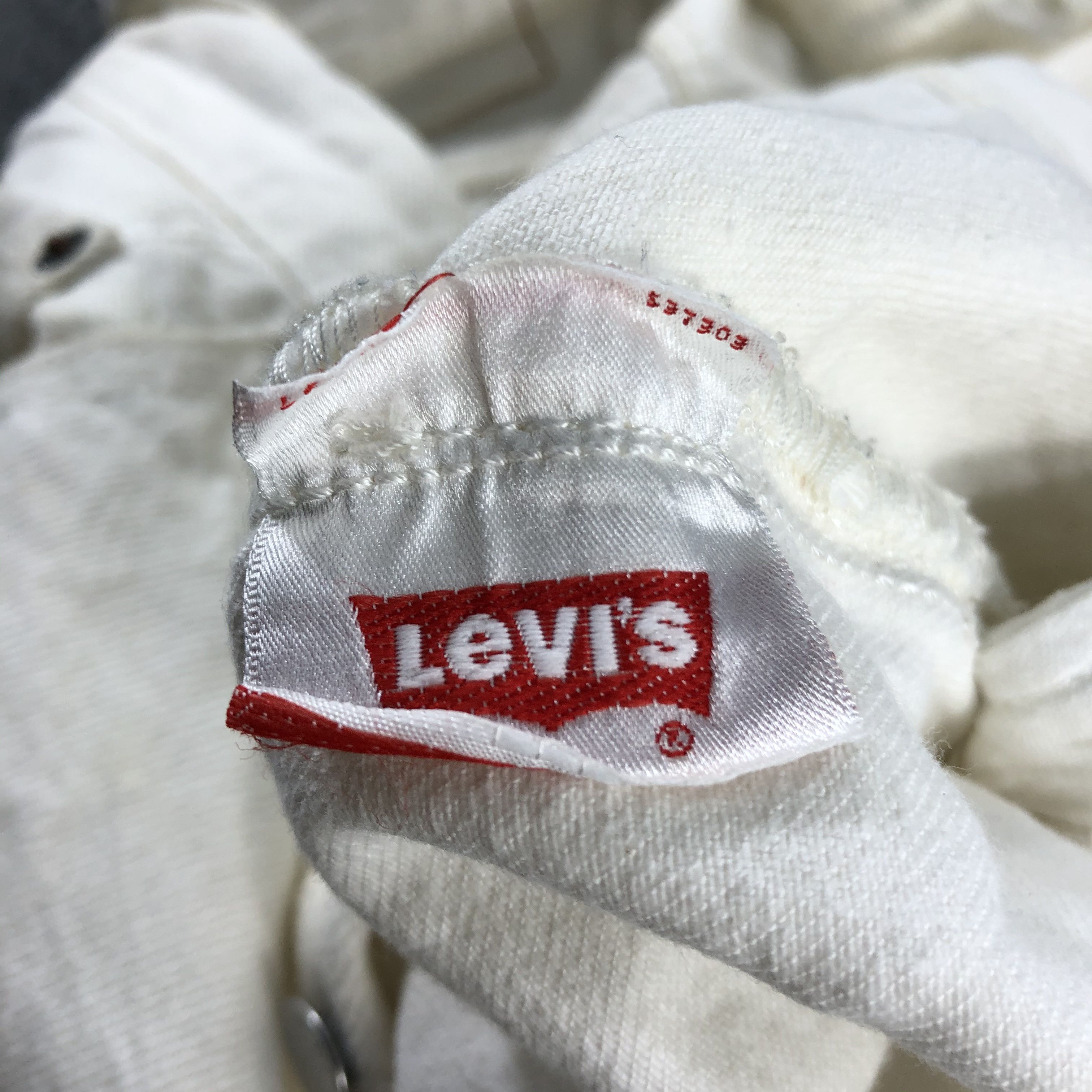 Levi's Vintage Light Wash Levis 501 Jeans-J2498 Size US 35 - 11 Thumbnail