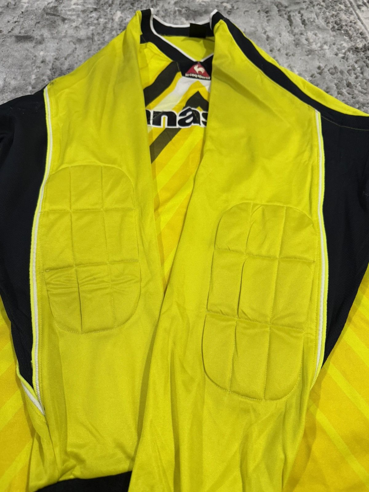 Le Coq Sportif Vintage Gamba Osaka jersey goalkeeper Size US XL / EU 56 / 4 - 3 Thumbnail