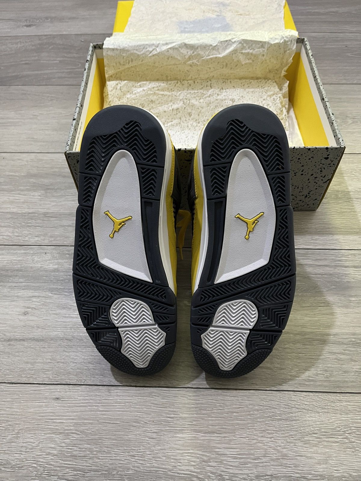 Jordan Brand × Nike Jordan 4 lightning Size US 8.5 / EU 41-42 - 7 Thumbnail