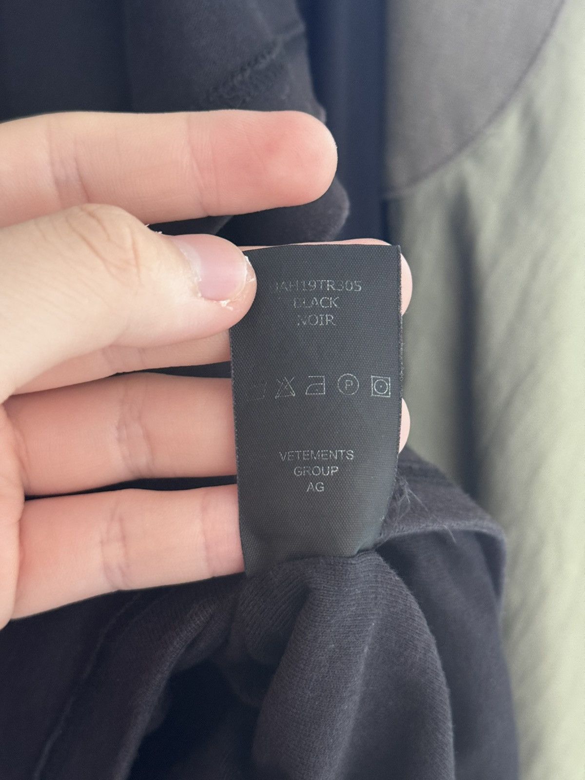 Vetements GARMENT TAG TEE Size US S / EU 44-46 / 1 - 8 Thumbnail