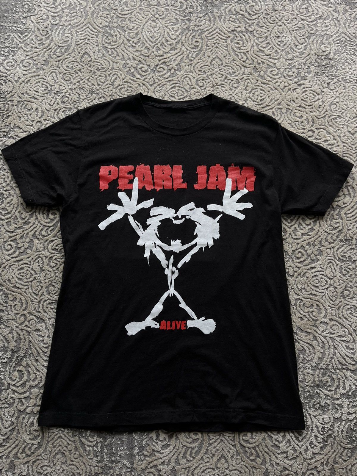 Band Tees Pearl Jam Alive Band Tee vintage opium y2k metal rock rare Size US L / EU 52-54 / 3 - 1 Thumbnail