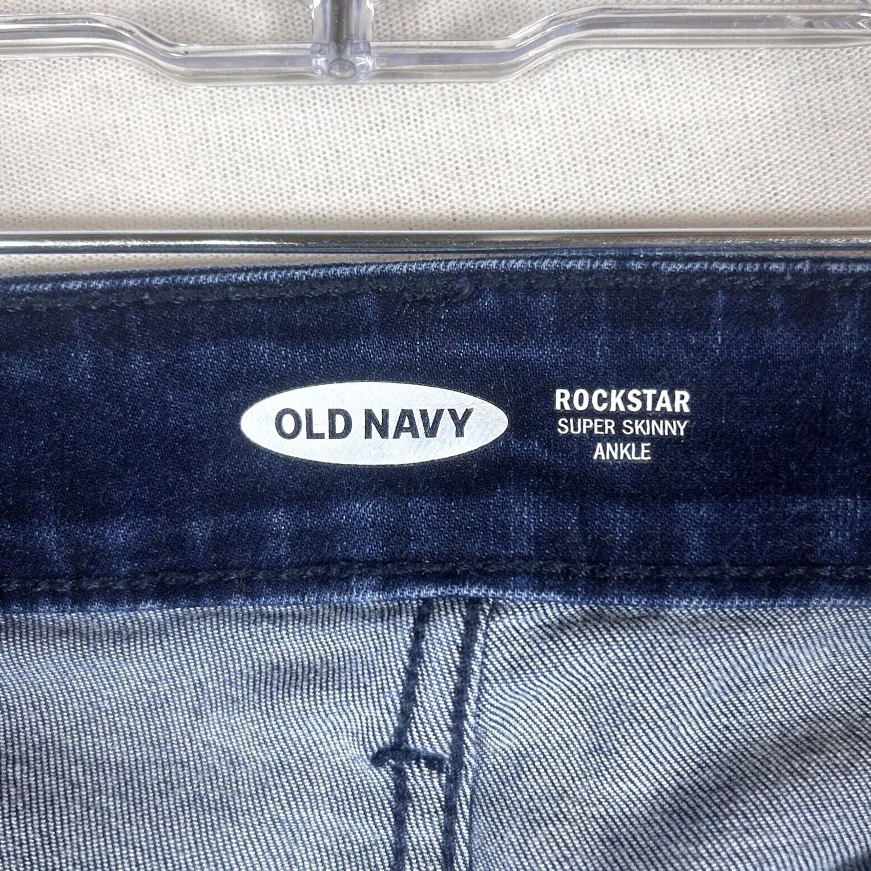 Old Navy Old Navy Jeans Skinny 4 Dark Wash Mid Rise Denim Regular Inseam 27.5in Button Zip Women Size 27" / US 4 / IT 40 - 3 Thumbnail