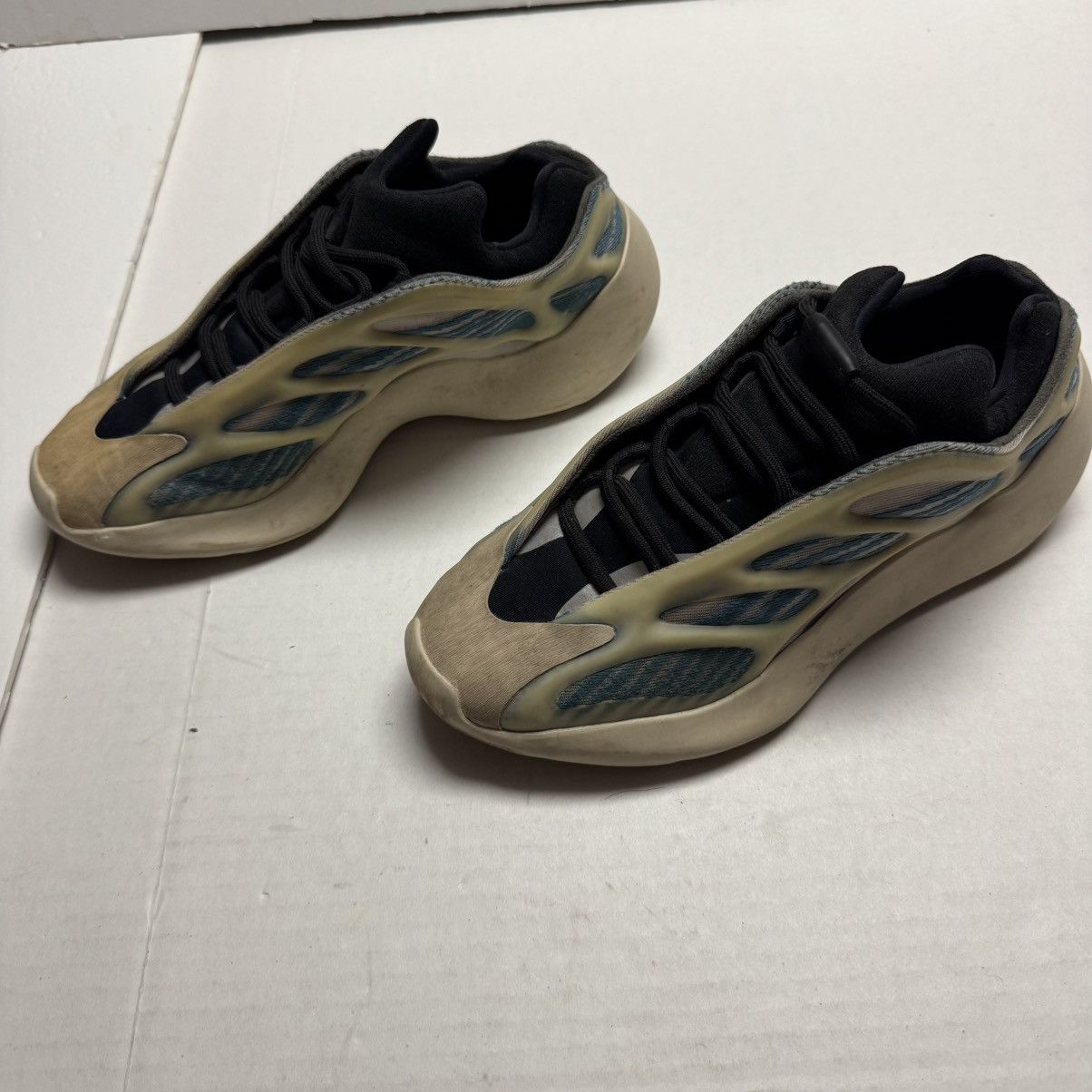Yeezy adidas Yeezy 700 V3 Kyanite ART GY0260 Shoes Size 7.5 Size US 7.5 / EU 40-41 - 4 Thumbnail