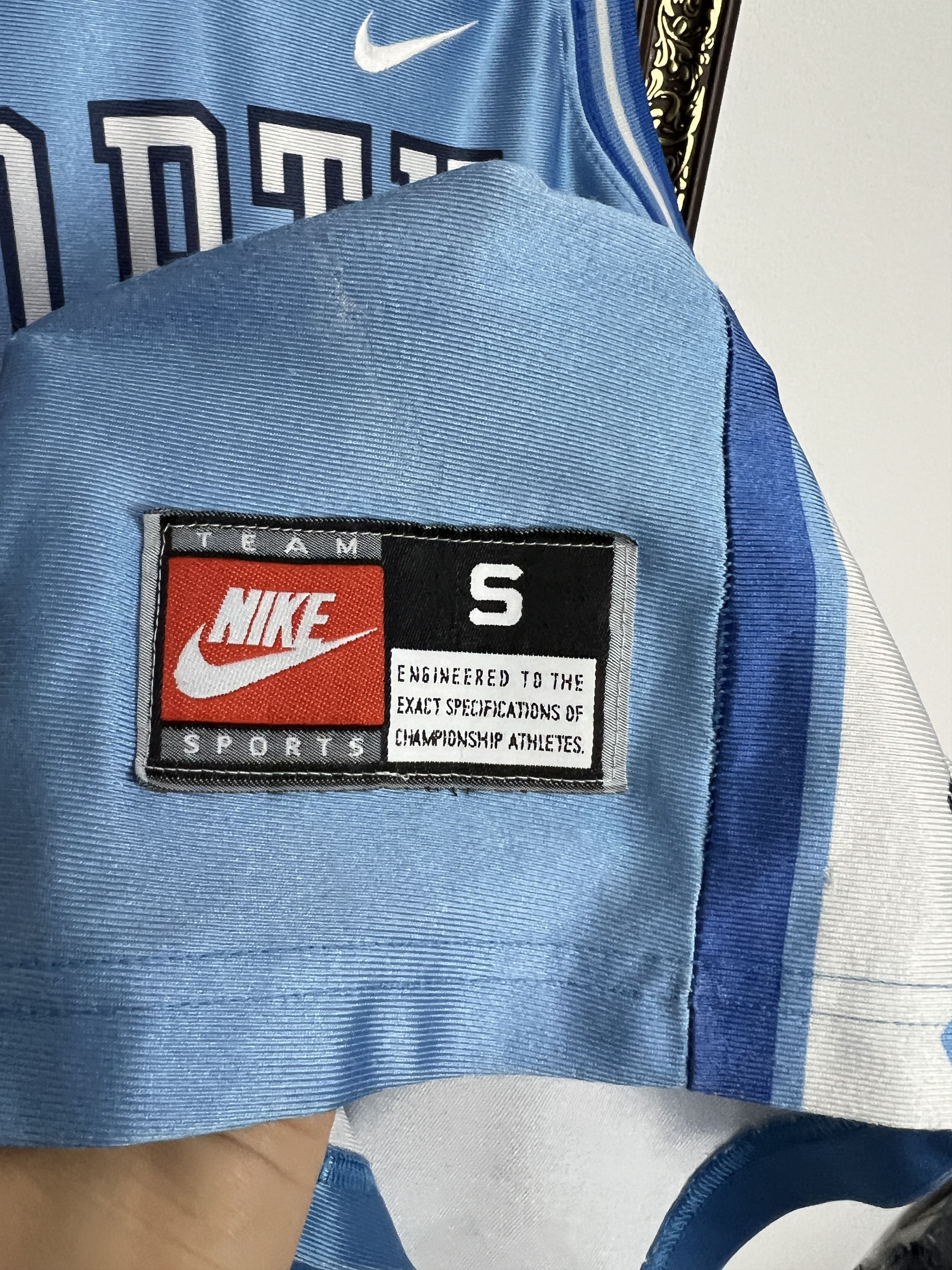 Nike Vintage UNC North Carolina Tar Heels Vince Carter #15 Jersey Size US S / EU 44-46 / 1 - 4 Thumbnail
