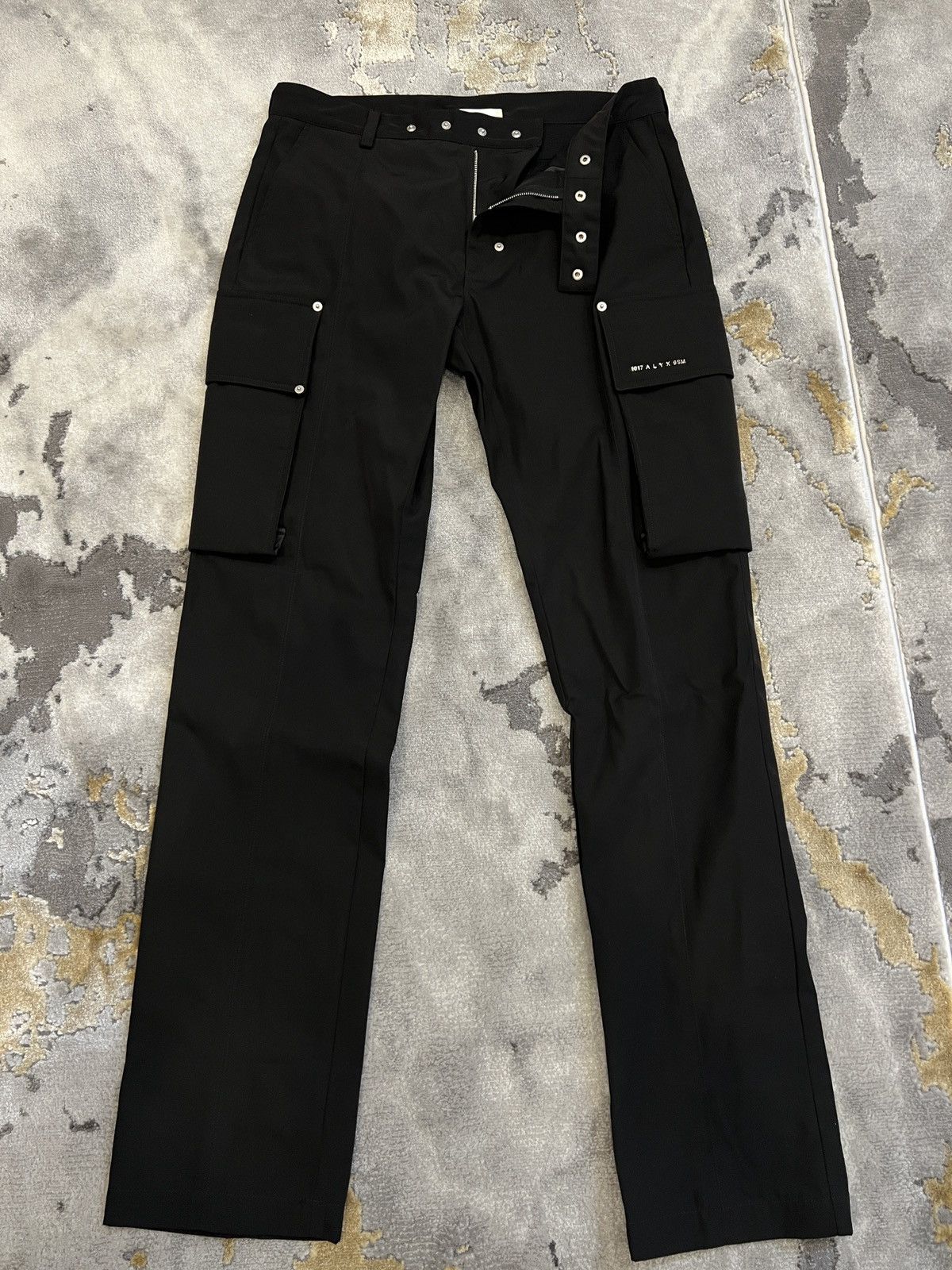image of 1017 Alyx 9Sm Men Nylon Cargo Pant in Black (Size 32)