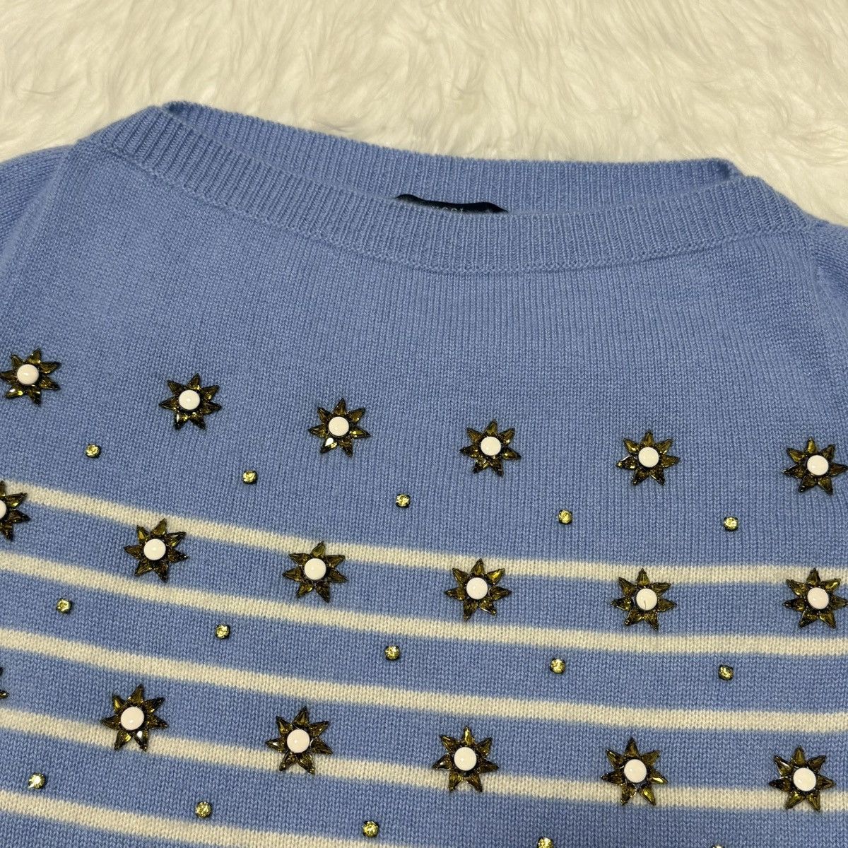 Gucci Authentic Gucci Knit Sweater with Beaded Flowers and Stripes Size L / US 10 / IT 46 - 9 Thumbnail