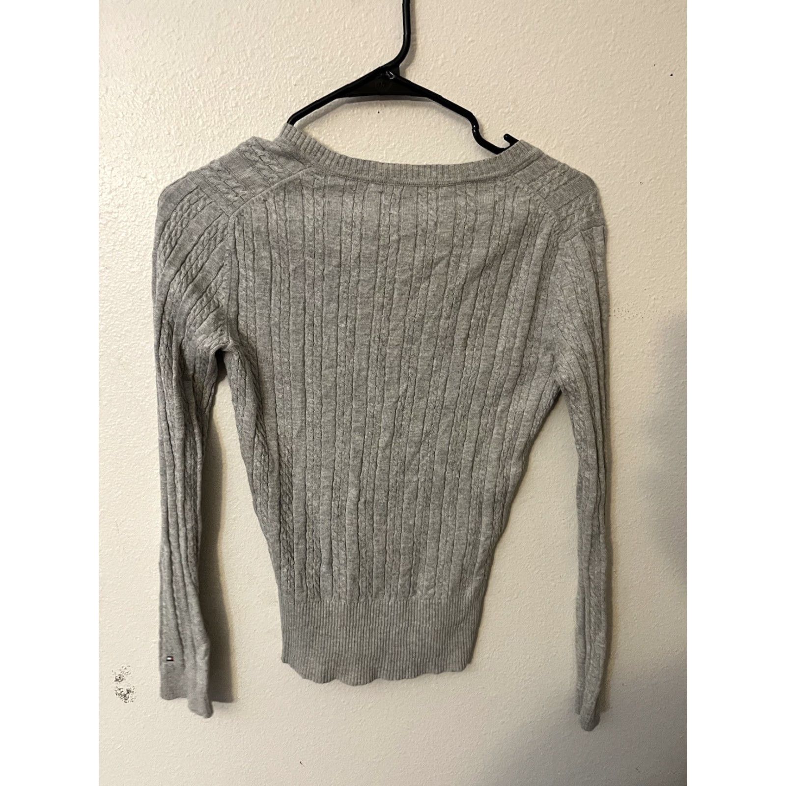 Tommy Hilfiger Tommy Hilfiger Women Pullover Sweater V-Neck Knit XS Gray Solid Knit Style Cable-Knit Logo Casual Fall Winter Shirt Womens XS Gray Tommy Hilfiger的? Size XS / US 0-2 / IT 36-38 - 2 Thumbnail
