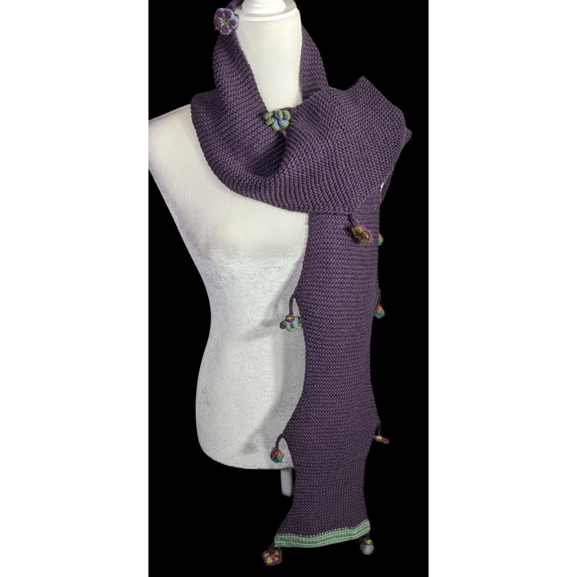 Handmade Vintage Handmade Cottagecore Crochet Scarf With Green Trim & Size ONE SIZE - 1 Thumbnail