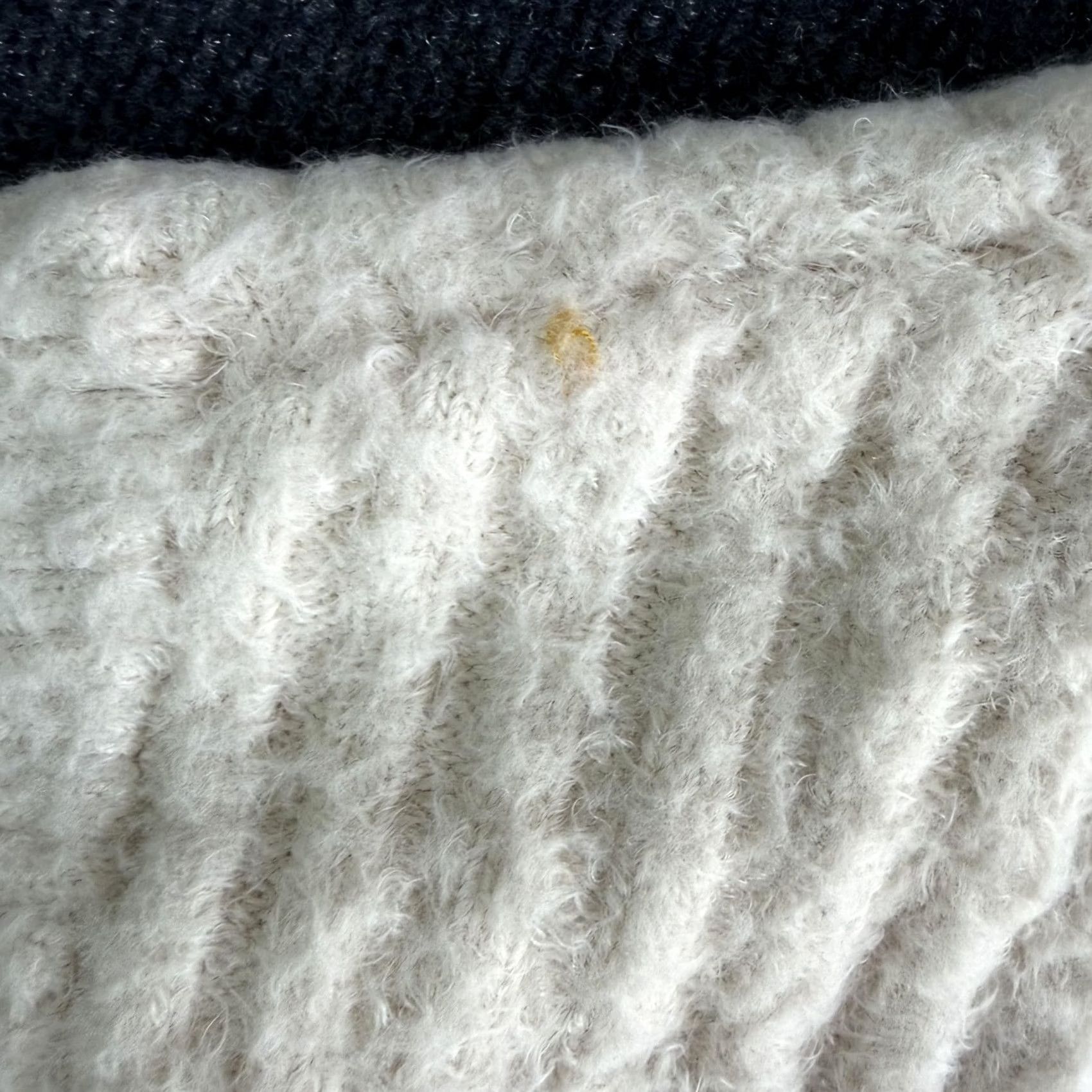 Vintage VINTAGE Fate Sweater Womens Small White Turtleneck Fuzzy Textured Chunky Knit Pullover Size S / US 4 / IT 40 - 3 Thumbnail
