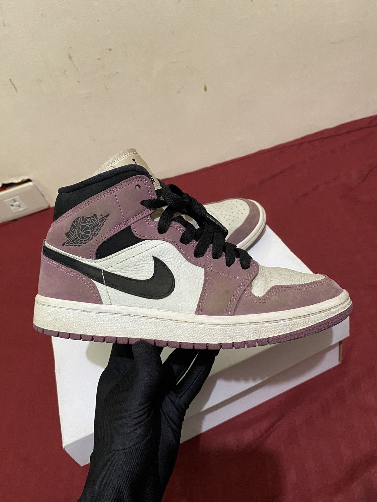 Air Jordan 1 Light Mulberry