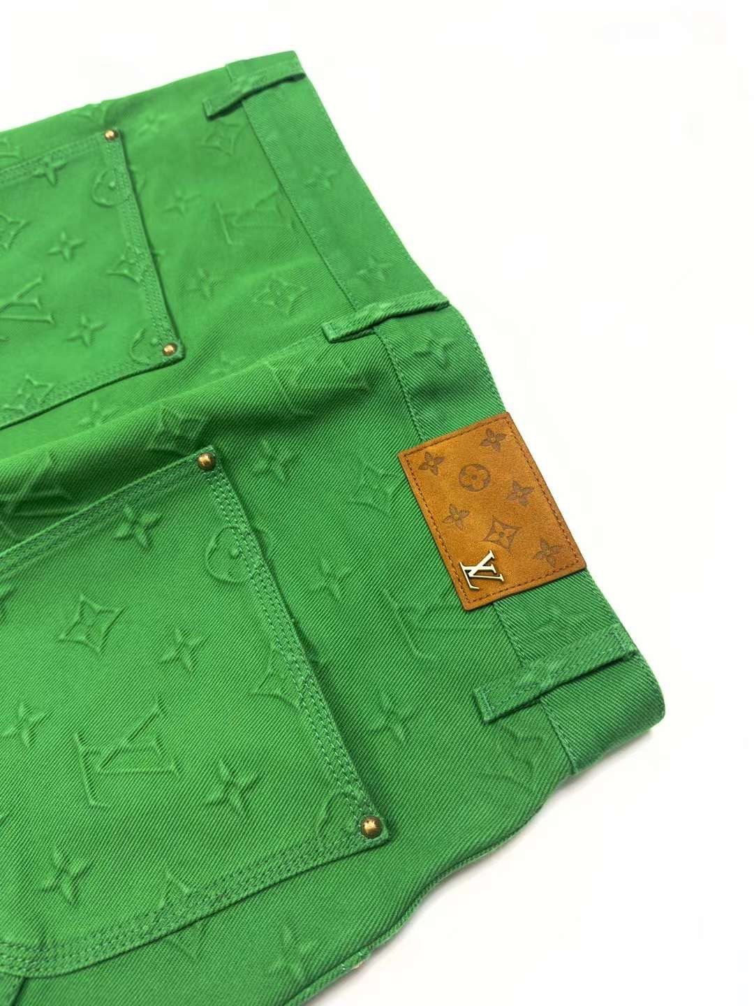 Louis Vuitton LOUIS VUITTON 34 Carpenter Embossed Monogram Denim Jeans Size US 34 / EU 50 - 6 Thumbnail