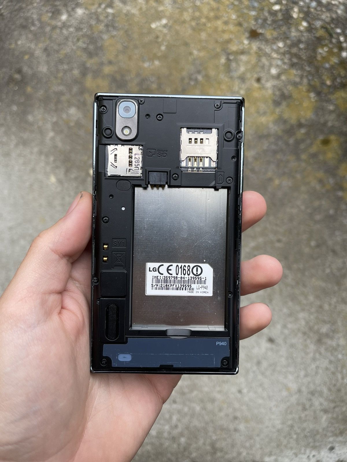 Prada Prada x LG 2008 touchscreen phone collectors item *read 👇* Size ONE SIZE - 3 Thumbnail