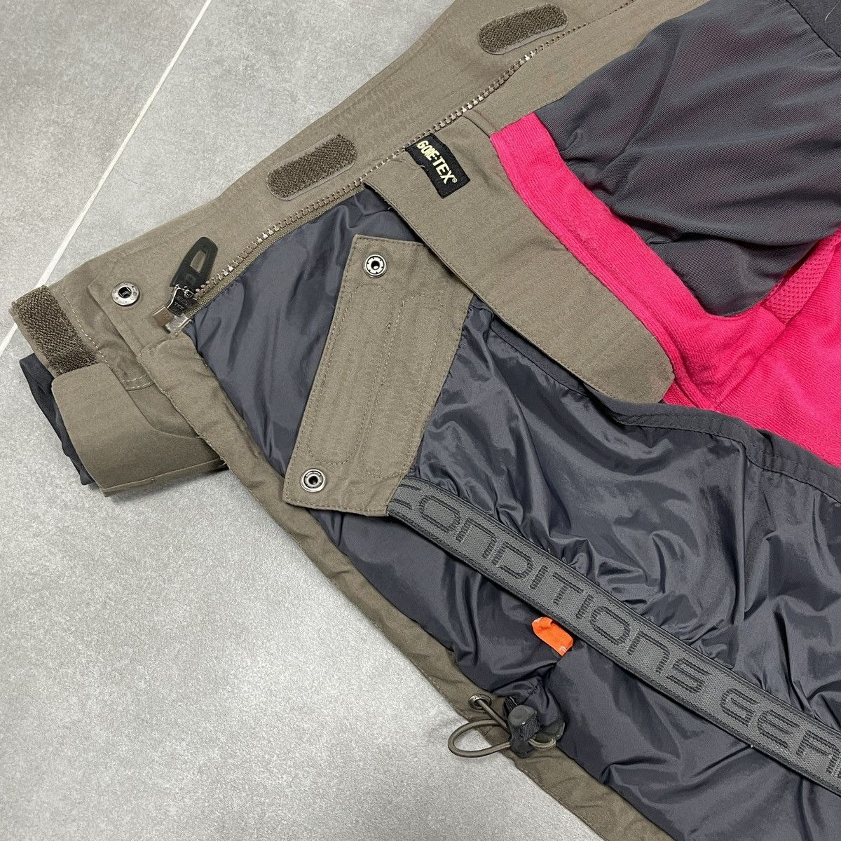 Nike ACG × Vintage Vintage Nike ACG Women Gore-Tex Puffer Snow Ski Jacket S Size S / US 4 / IT 40 - 16 Thumbnail