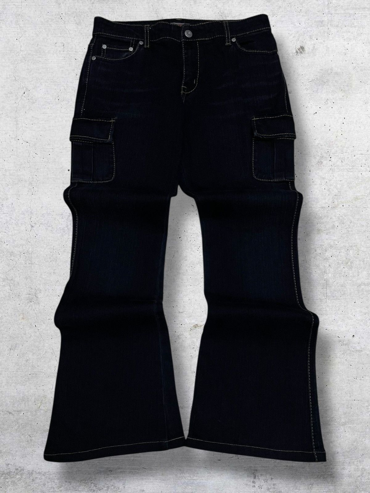 Japanese Brand VINTAGE CRAFTED JAPAN DESIGNER FLARED CARGO UTILITY DENIM Size US 29 - 1 Thumbnail