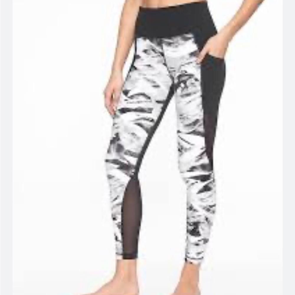 Designer Athleta l Vivid Salutation Pocket Leggings Small Size 28" / US 6 / IT 42 - 1 Thumbnail