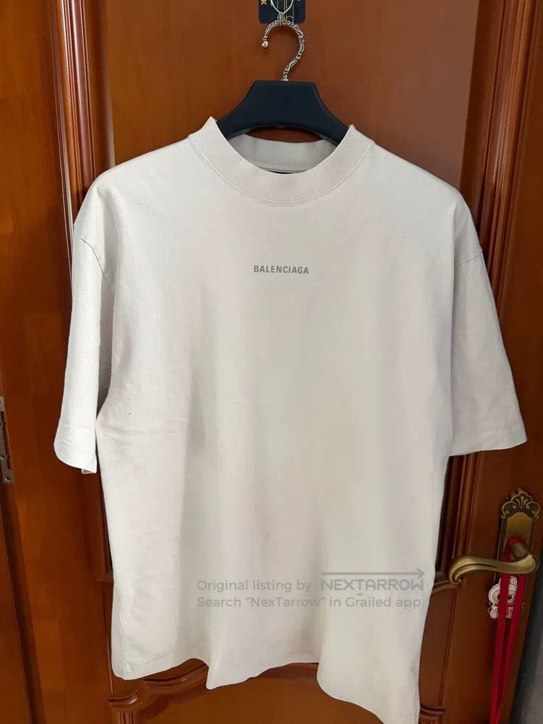 Balenciaga Balenciaga Reflective Logo Short Sleeve T-Shirt in Cement Size US S / EU 44-46 / 1 - 1 Thumbnail