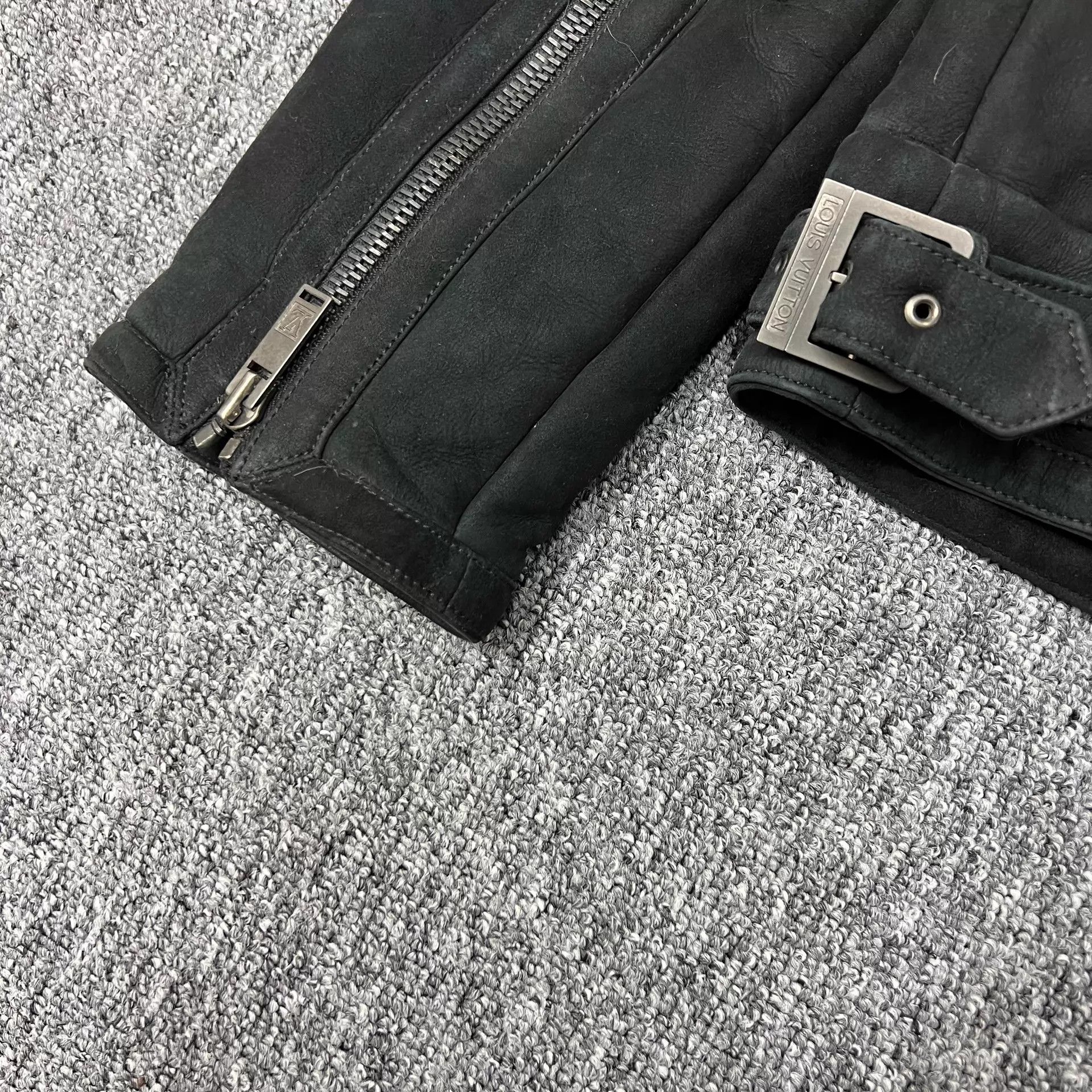 Louis Vuitton LV Shearling Lambskin Multi-Tone Logo Jacket 48 Size US M / EU 48-50 / 2 - 6 Thumbnail
