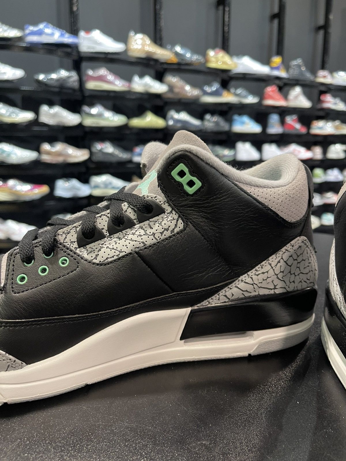 Jordan Brand Size 13 - Jordan 3 Retro Glow Green Size US 13 / EU 46 - 7 Thumbnail