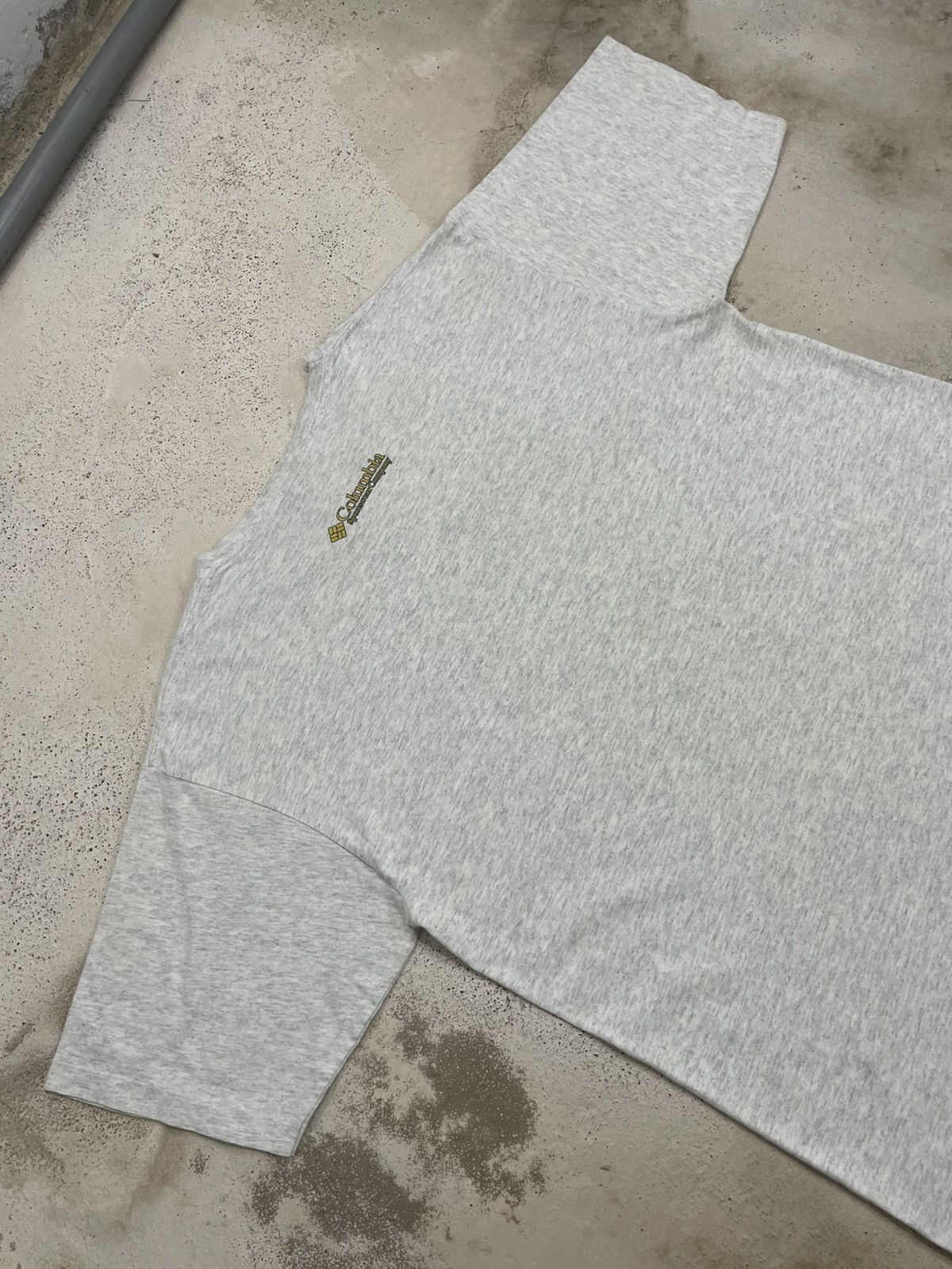 Columbia Columbia Vintage 90’s Trout Records Size US L / EU 52-54 / 3 - 8 Thumbnail