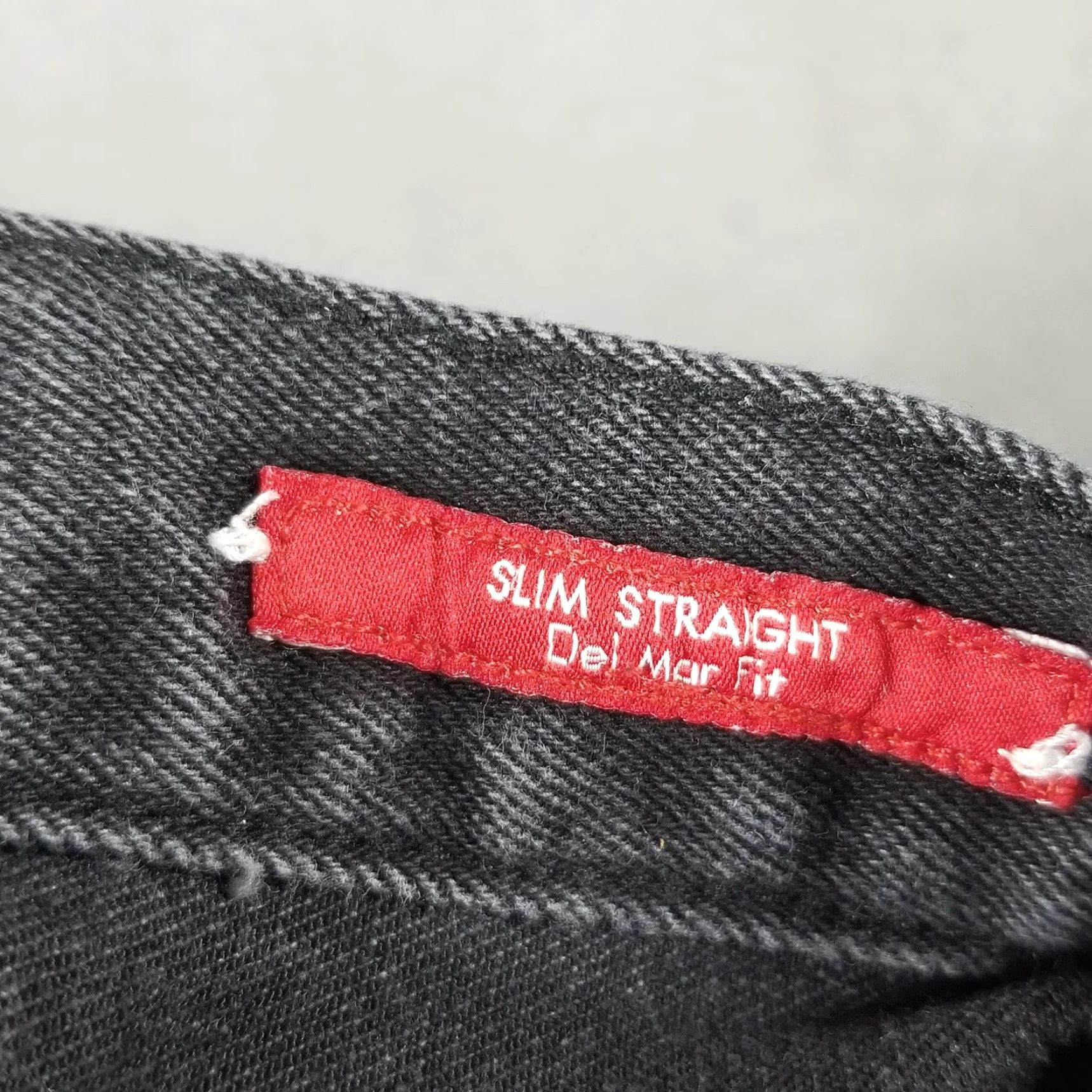 Guess VINTAGE GUESS Los Angeles Jeans Men Slim Straight Del Mar Fit 32x30 Washed Black Denim Charcoal 90s Mens jeans Size US 32 / EU 48 - 4 Thumbnail
