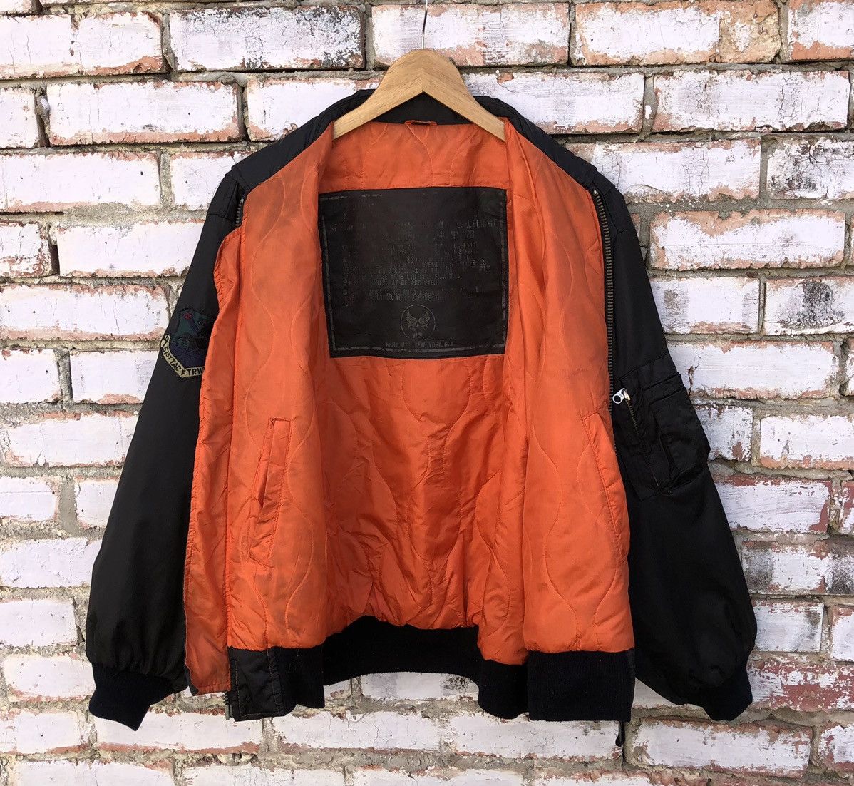 Vintage Vintage Us Navy Embroidery Big Logo Ma-1 Bomber Jacket Size US L / EU 52-54 / 3 - 10 Thumbnail