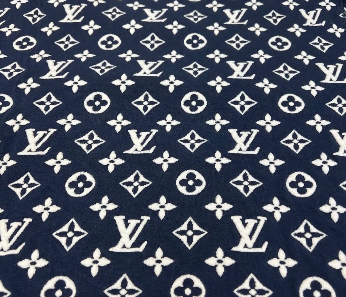 Louis Vuitton LOUIS VUITTON LV vintage printed embossed logo hoodie Size US M / EU 48-50 / 2 - 3 Thumbnail