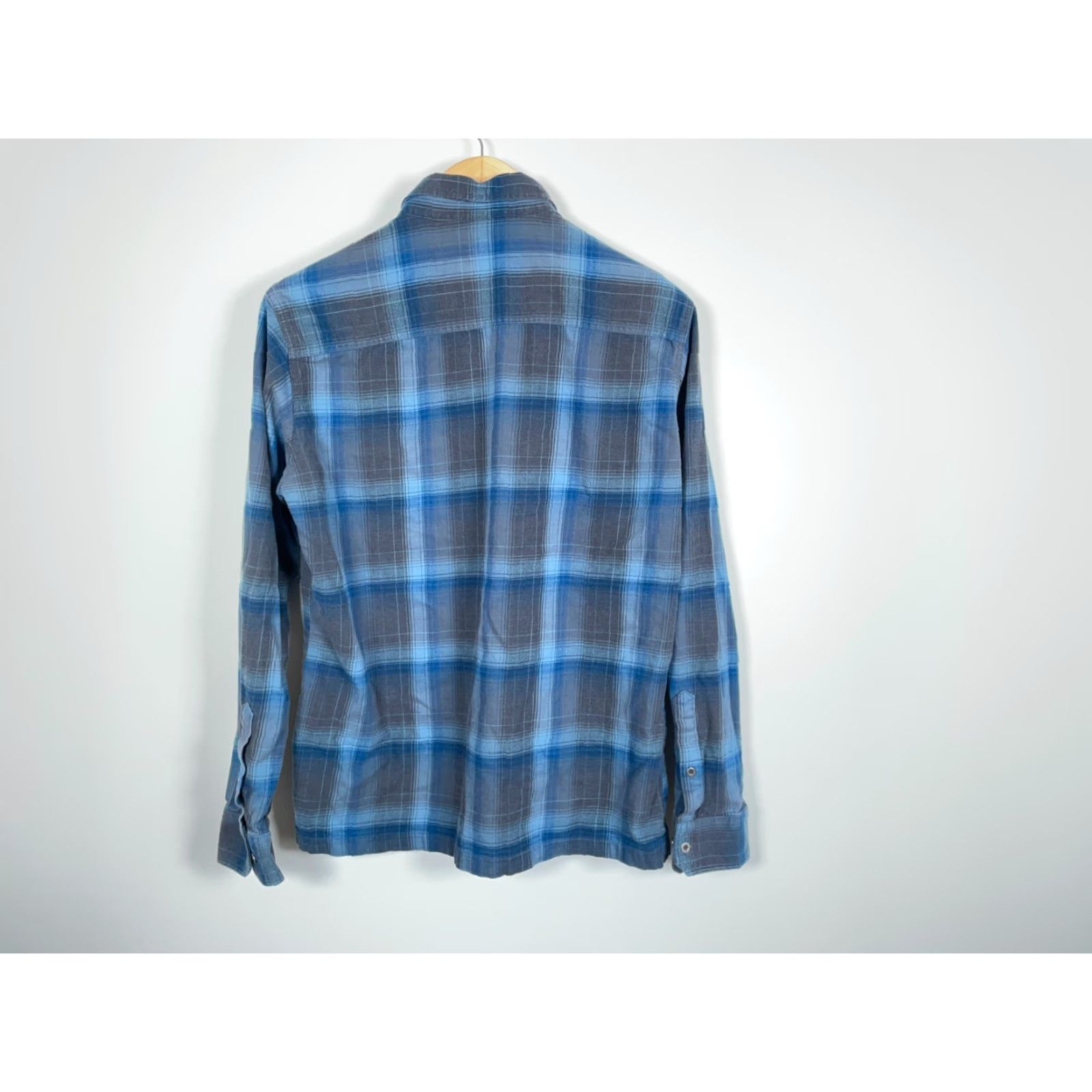 Vintage VINTAGE? No. Kuhl Dillingr Flannel Shirt Mens Large Blue Plaid Cotton-Tencel 7186 Long Sleeve Button-Up Fall Winter Casual Workwear Mens Size US L / EU 52-54 / 3 - 2 Thumbnail