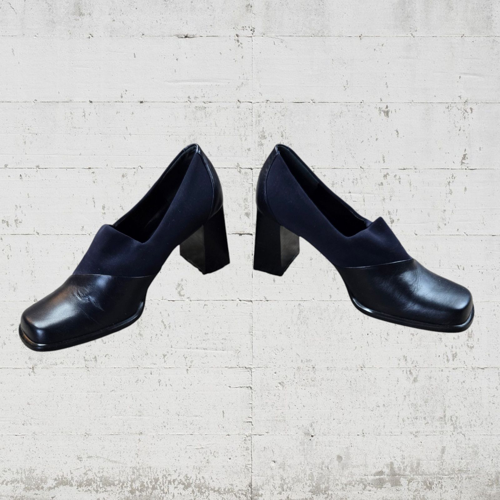 Vintage 90s Navy Blue Block Heel Loafers Size 8 Size US 8 / IT 38 - 3 Thumbnail