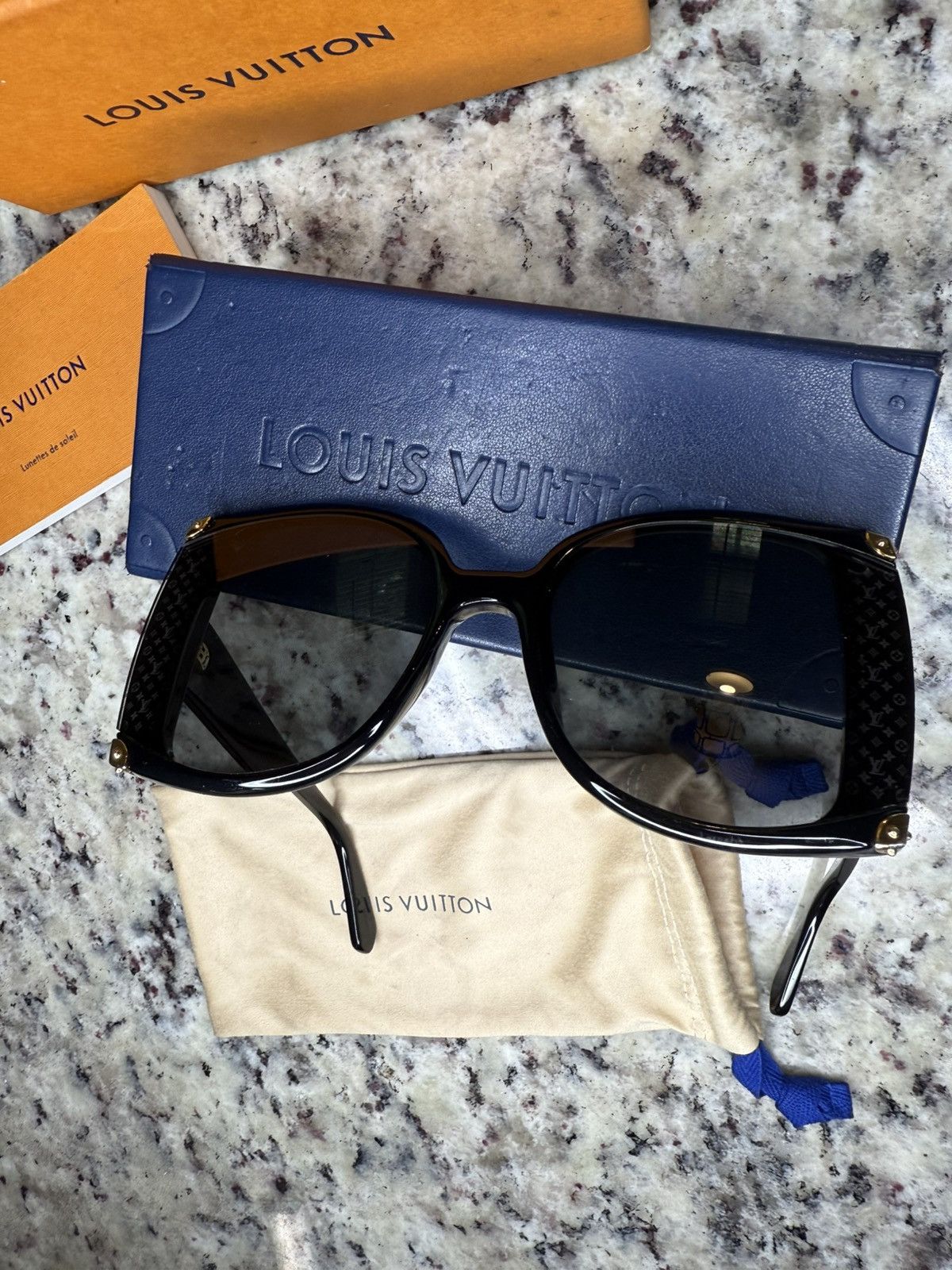 Louis Vuitton Louis Vuitton Black Oversized Sunglasses with Gold Accents Size ONE SIZE - 9 Thumbnail