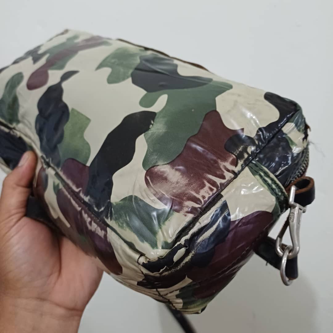 Comme des Garcons × Vintage Vintage Comme Des Garcons Camo Sling Bag Size ONE SIZE - 12 Thumbnail
