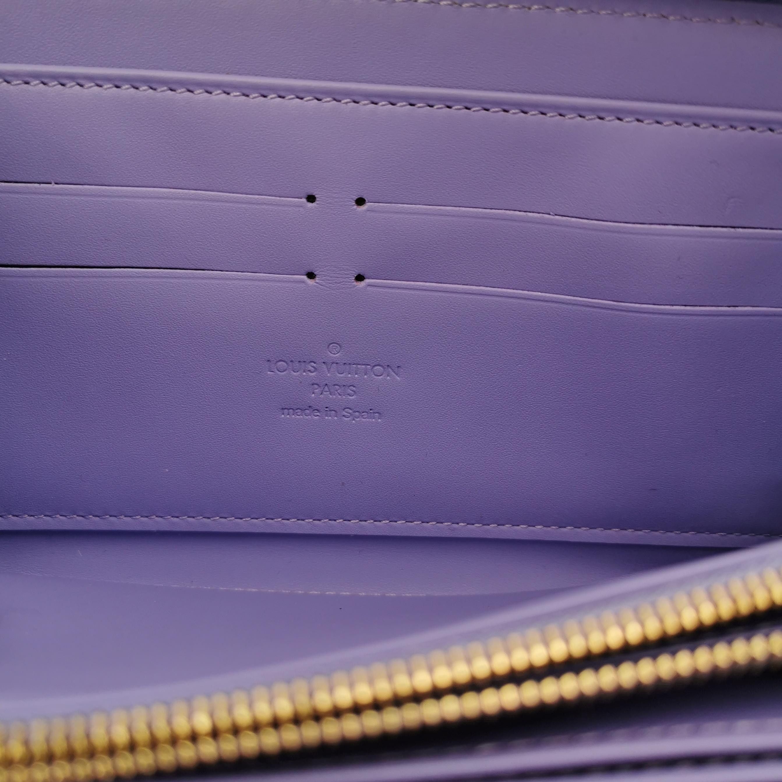Louis Vuitton Louis Vuitton (LV) Zippy patent leather embossed monogram z Size ONE SIZE - 5 Thumbnail