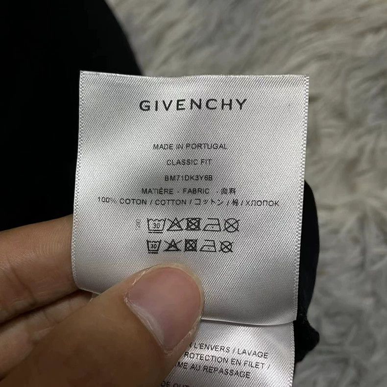 Givenchy Givenchy Alphabet Embroidered Logo Short Sleeve T-Shirt 250 Size US M / EU 48-50 / 2 - 7 Thumbnail