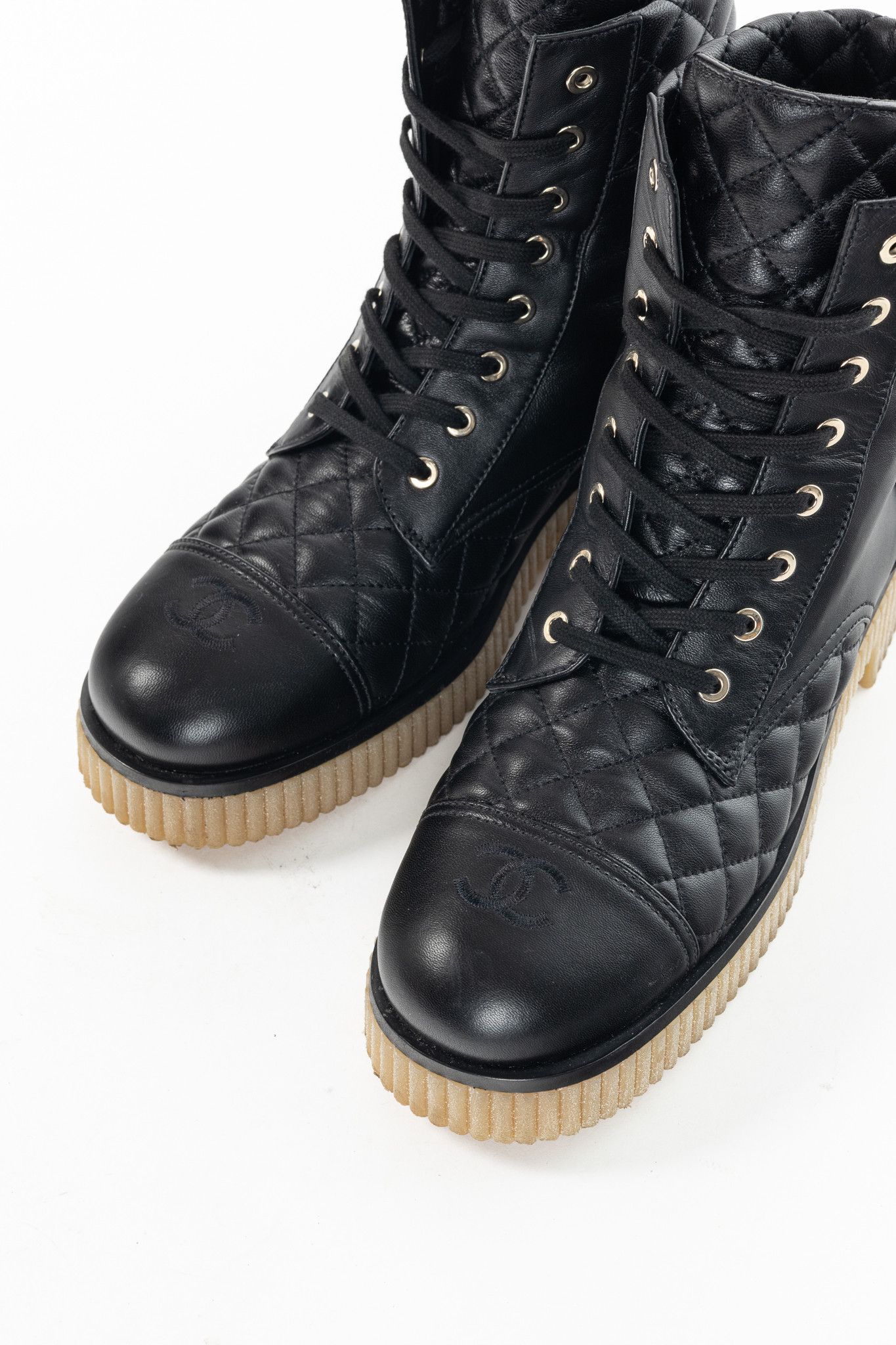 Chanel Chanel Black Quilted Leather Interlocking-CC Combat Boots Size US 10.5 / IT 40.5 - 6 Thumbnail