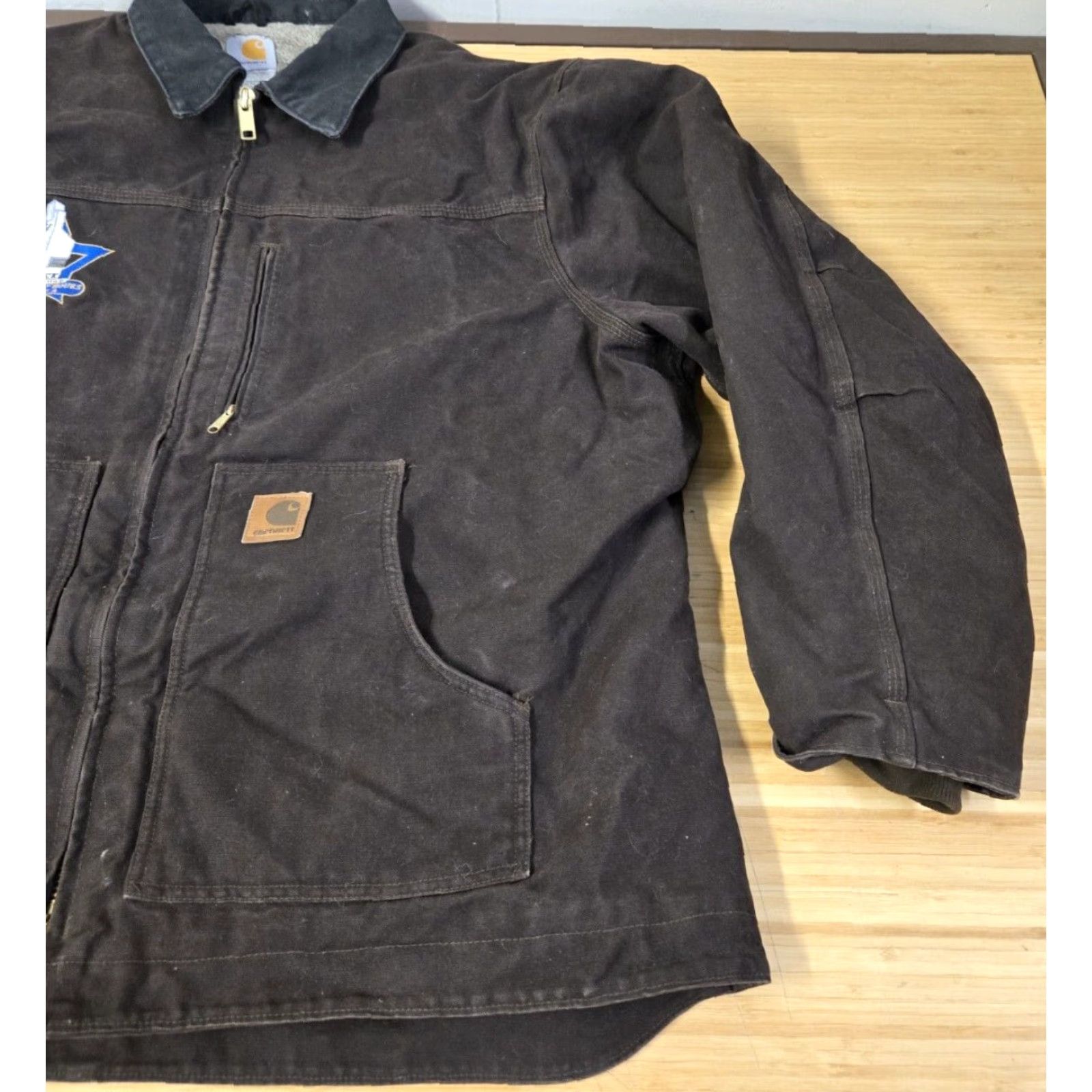 Carhartt Carhartt C61 DKB Barn Jacket Dark Brown Sherpa Coat 2XL Mens Size US XXL / EU 58 / 5 - 2 Thumbnail