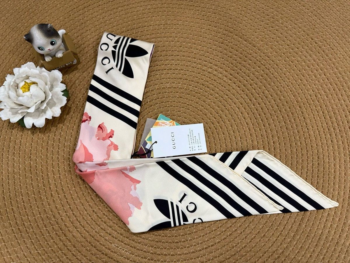 Gucci Gucci x Adidas Logo Hairband M/57 Silk Ivory hair scarf Size ONE SIZE - 6 Thumbnail