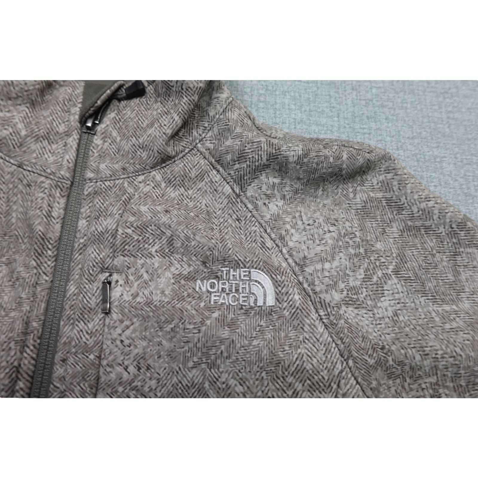 The North Face The North Face Women's Soft Shell Jacket Adult Small Gray Snakeskin Fleece Lined Zip Size S / US 4 / IT 40 - 2 Thumbnail