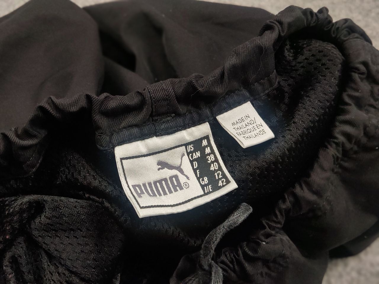 Puma Vintage Puma Logo Zip Knees Black track Pants Y2K Style Size US 32 / EU 48 - 15 Thumbnail