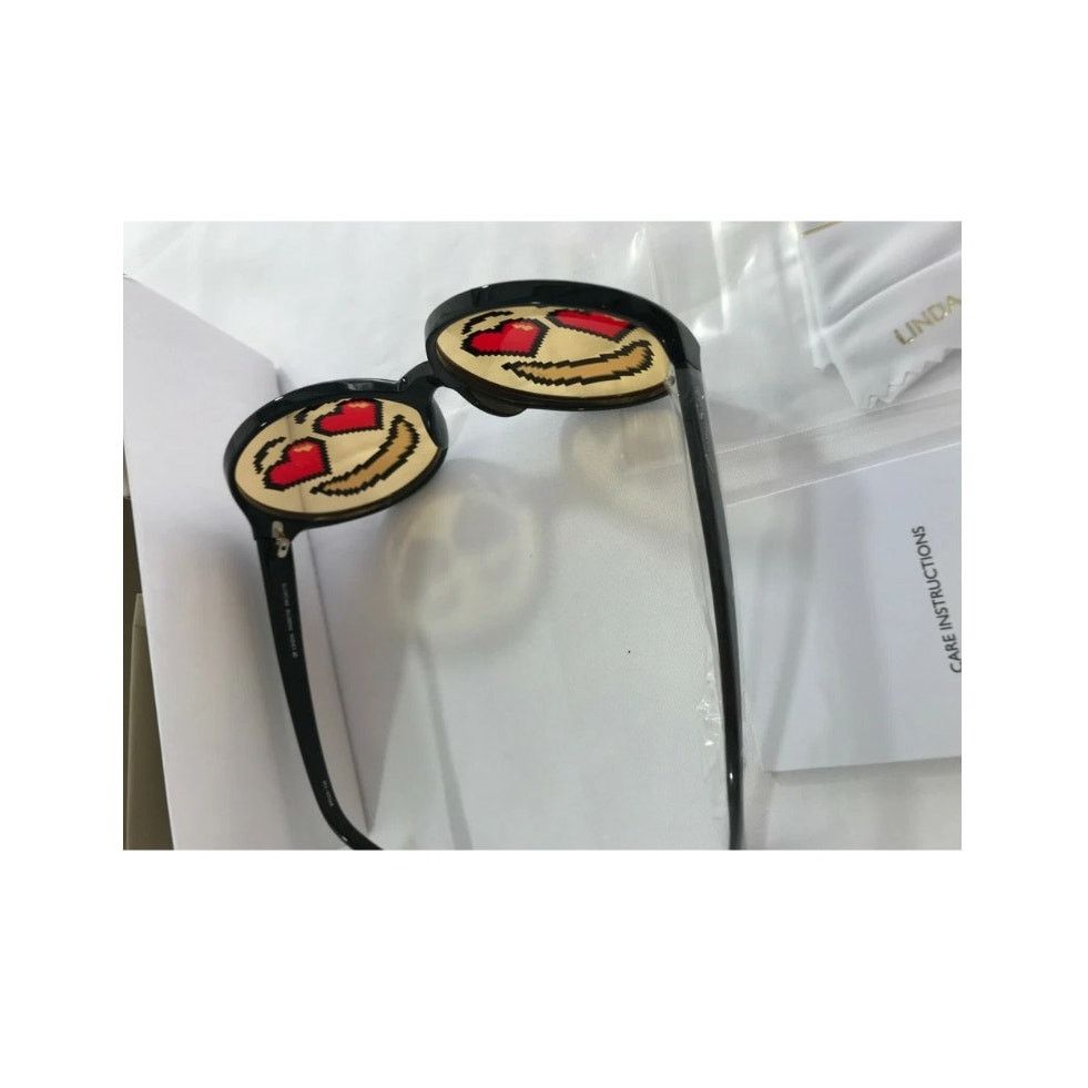 Linda Farrow LINDA FARROW JEREMY SCOTT Red Smiley Emoticon Sunglasses Size ONE SIZE - 9 Thumbnail