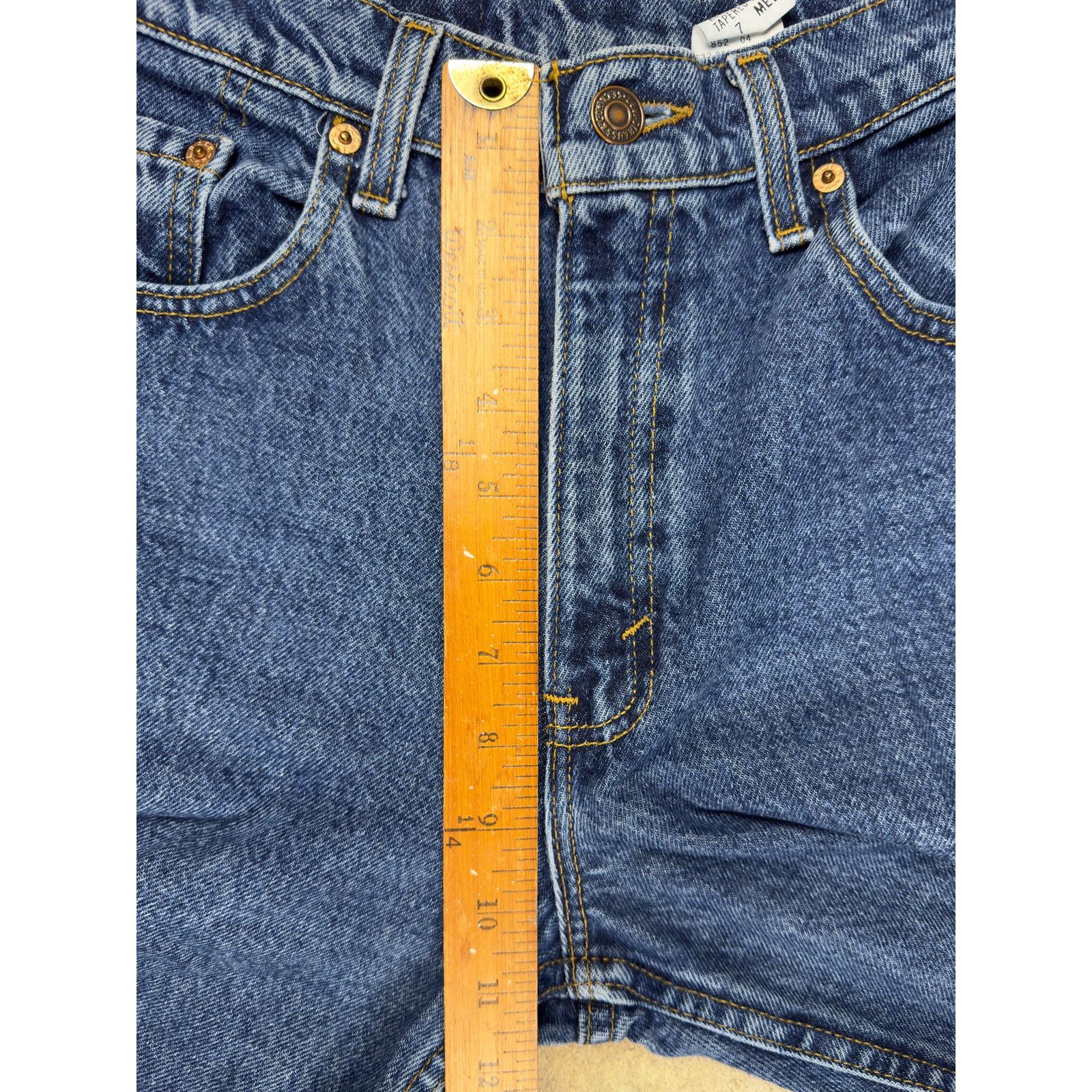 Levi's Vintage Levi’s 550 Women’s Relaxed Fit Tapered Leg Jeans 7 Size 26" / US 2 / IT 38 - 10 Thumbnail
