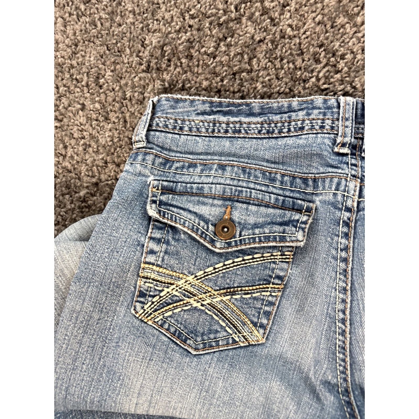 Vintage VINTAGE Rue 21 Jeans Boot Cut Womens 10 Embroidered Light Wash 28in Inseam Bohemian Distressed Size 32" / US 10 / IT 46 - 2 Thumbnail