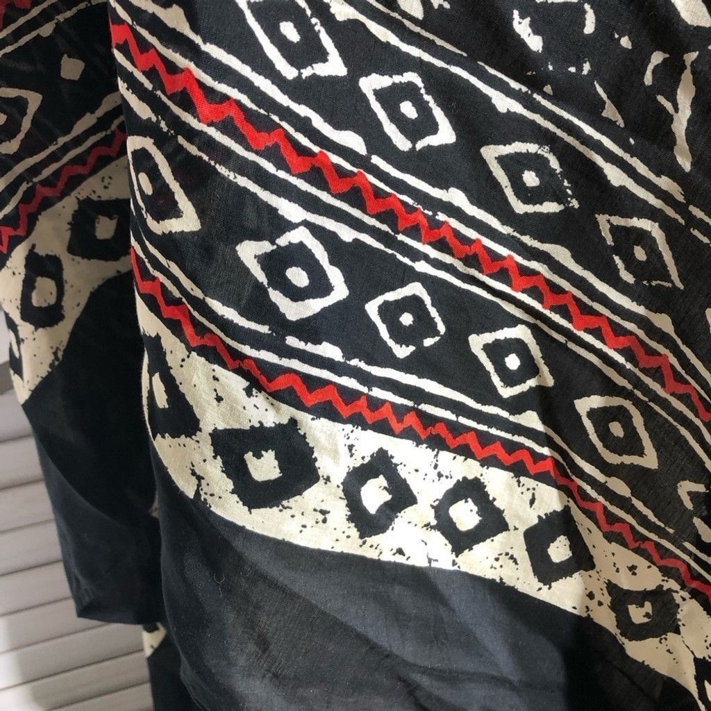 Vintage Poncho Shawl Boho Fringe Triangular 100% Rayon Black/Cream Size ONE SIZE - 7 Thumbnail