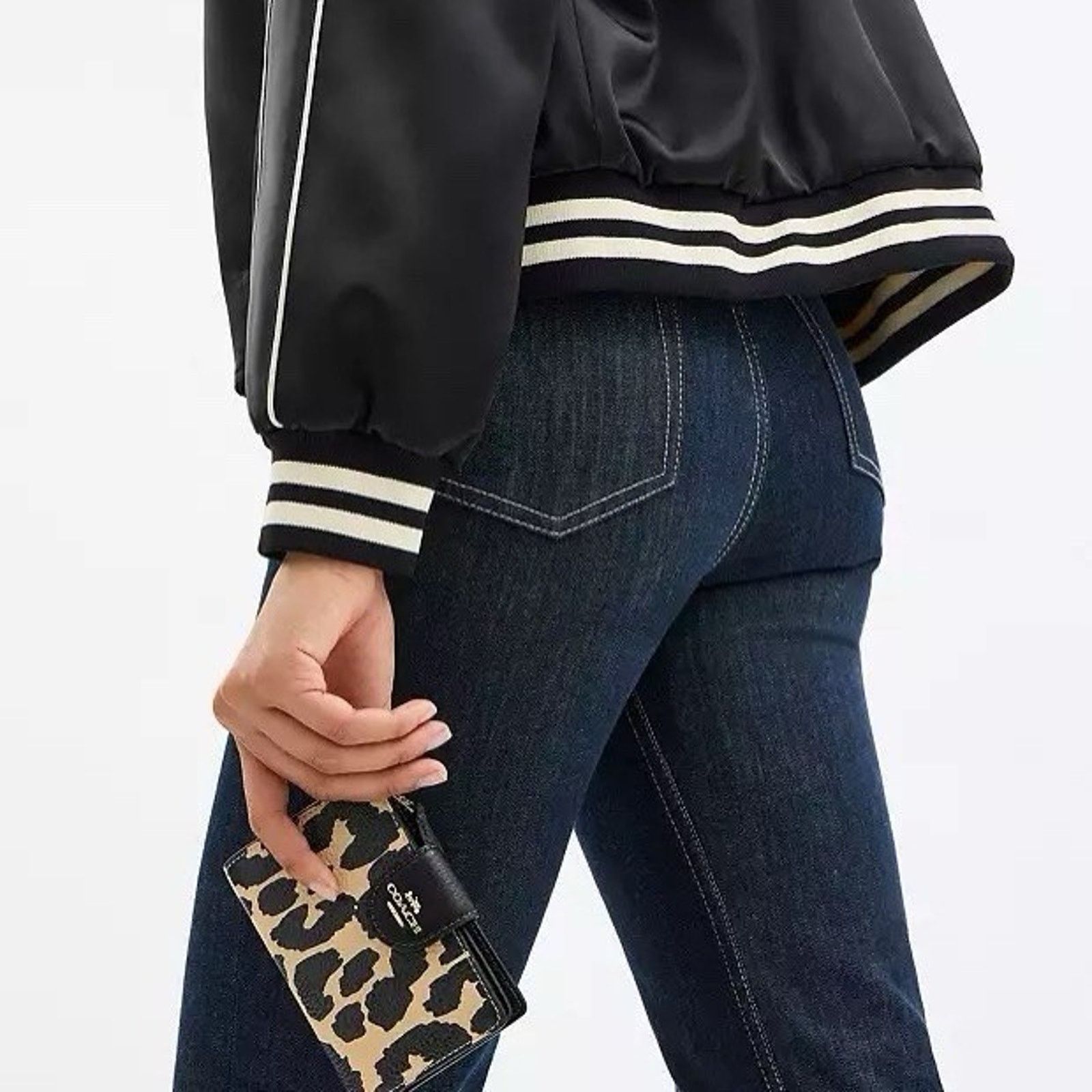 Coach NWT Coach Medium Corner Zip Wallet Gold/Leopard CBT25 Size ONE SIZE - 8 Thumbnail