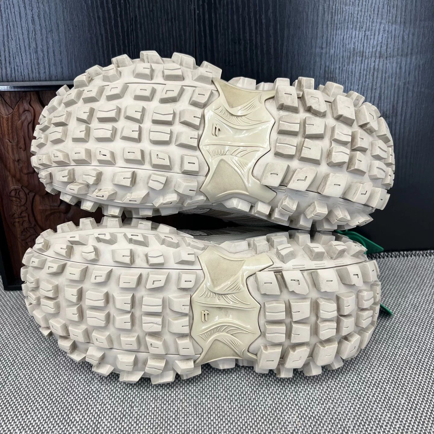 Balenciaga Balenciaga Track 41 Light Brown Worn Size US 8 / EU 41 - 4 Thumbnail
