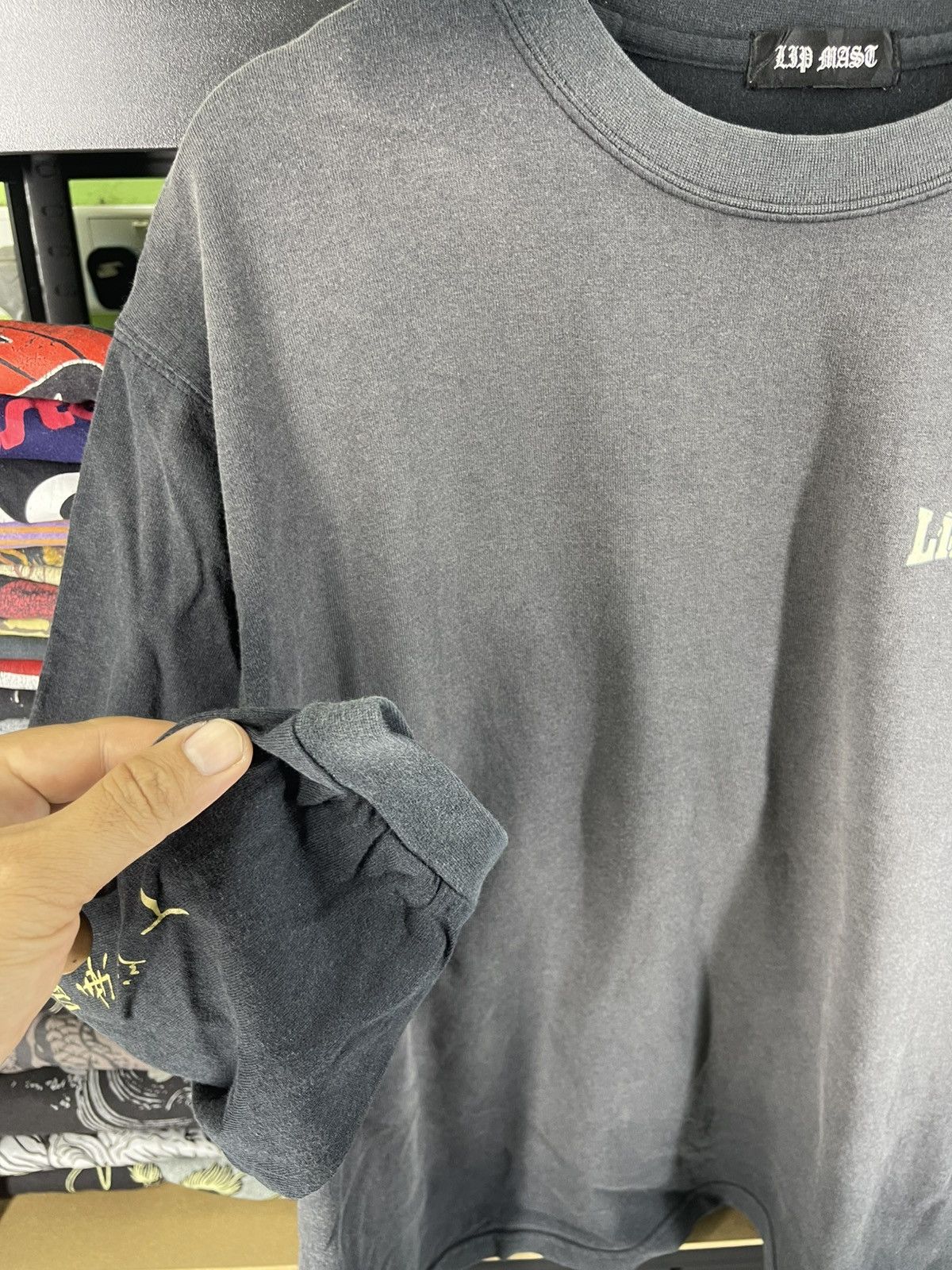 Japanese Brand Vintage Lip Mast Dragon Design Sun Faded Tee Size US M / EU 48-50 / 2 - 7 Thumbnail