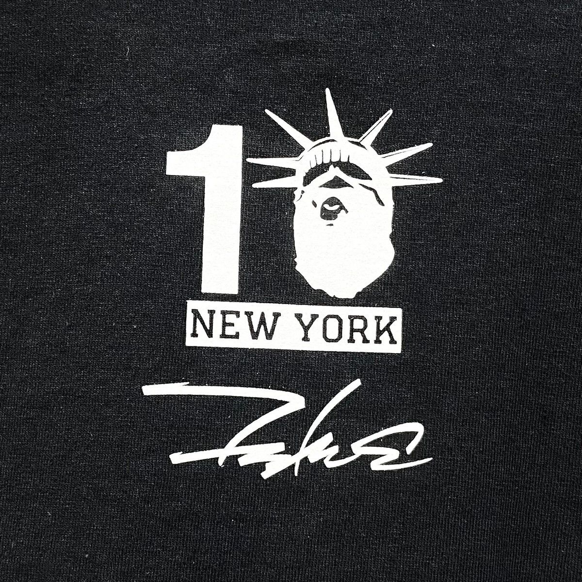 Bape × Futura BAPE x Futura NYC 10th Anniversary Tee Size US M / EU 48-50 / 2 - 4 Thumbnail
