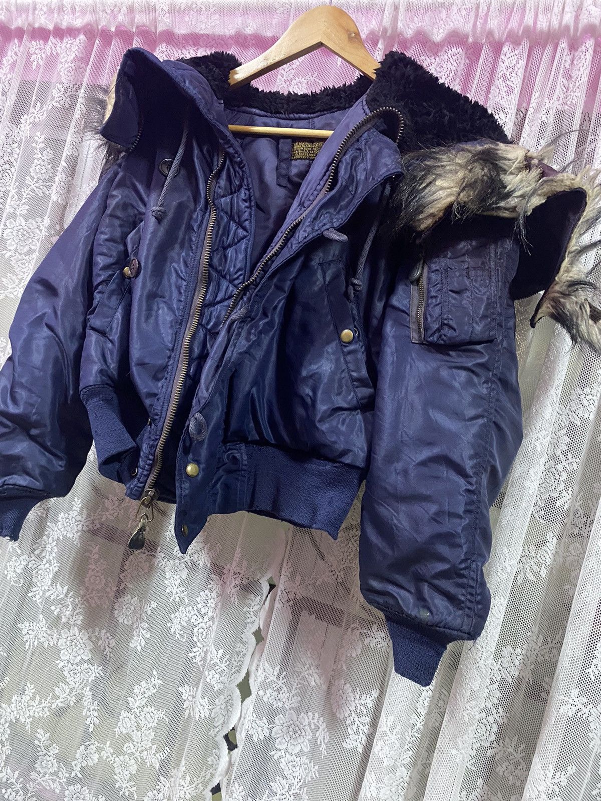 Avirex Type N-2A Fur Hooded Military Bomber Jacket Distressed Size US S / EU 44-46 / 1 - 4 Thumbnail