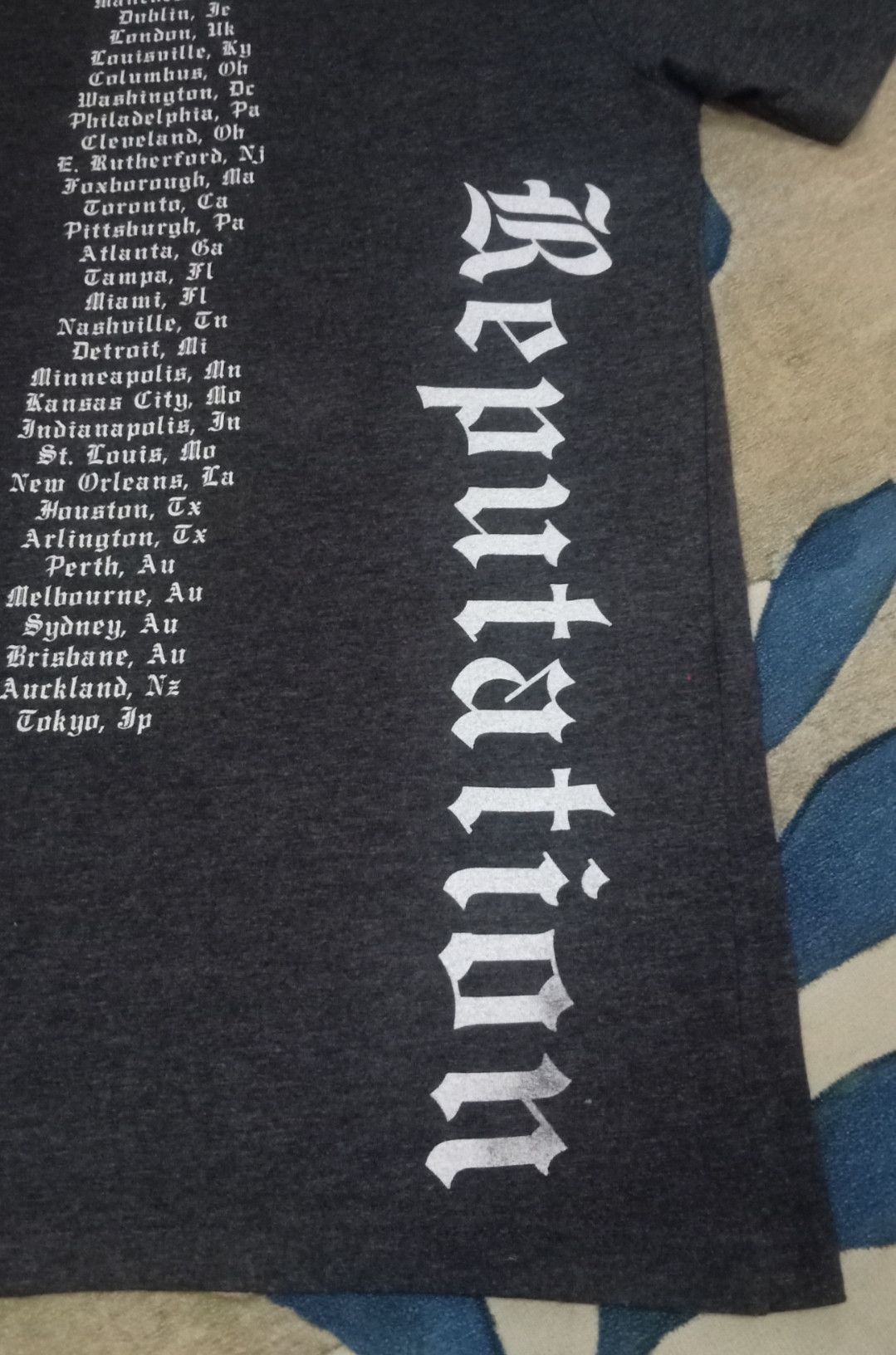 Band Tees Taylor Swift Reputation Stadium Tour T-shirt Size US S / EU 44-46 / 1 - 12 Thumbnail