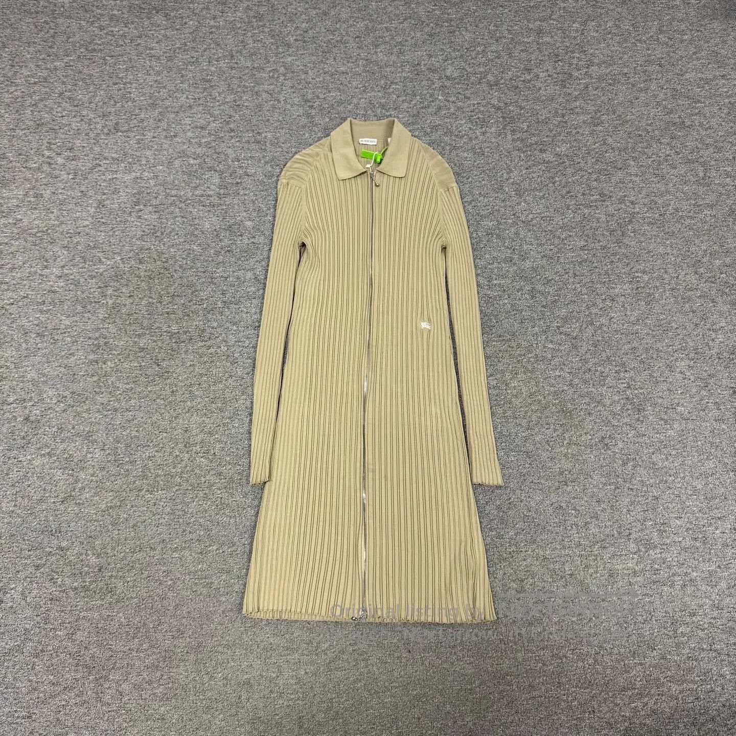 Burberry Burberry 2025 War Horse Logo Stretch Dress. Size XL / US 12-14 / IT 48-50 - 3 Thumbnail