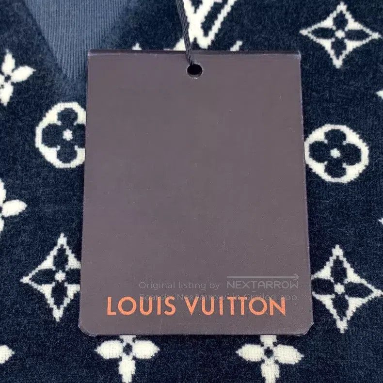 Louis Vuitton Louis Vuitton 24 dark blue logo full print cotton hooded d Size US S / EU 44-46 / 1 - 6 Thumbnail