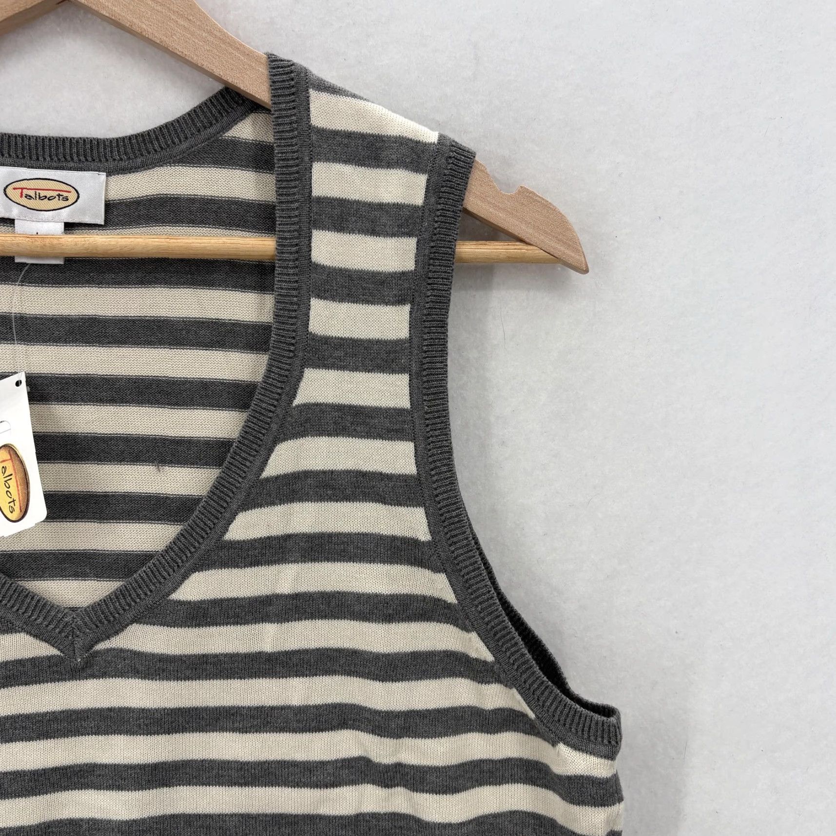 Talbots Talbots Sweater Vest Womens L Gray Stripe V-Neck 100% Cotton Knit Casual NWT Size L / US 10 / IT 46 - 2 Thumbnail